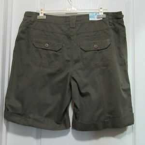Brand  New Ladies Reitman 16 + Shorts